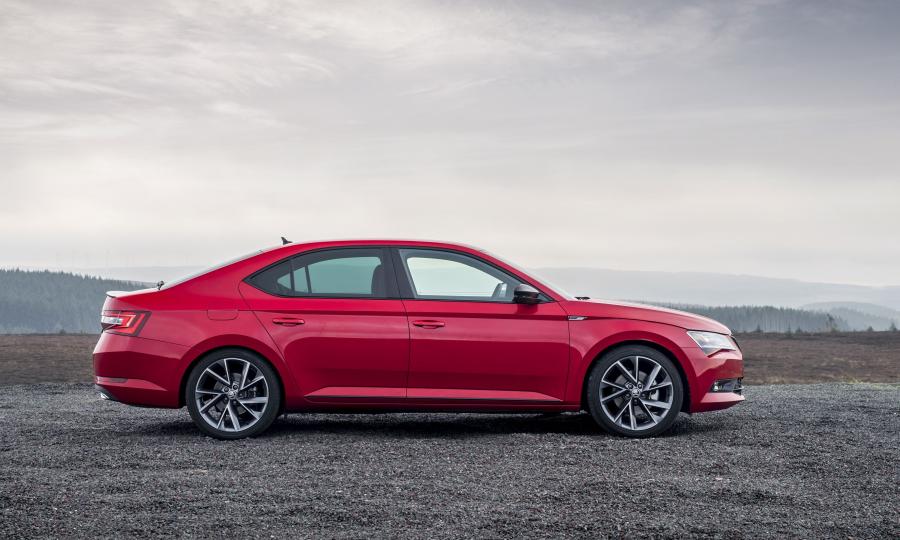  Skoda Superb SportLine 2016 года  (UK) (фото 35 из 40)